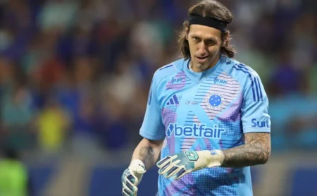 O Desempenho de Cássio melhora no Cruzeiro, enquanto o Corinthians evolui sem o goleiro.