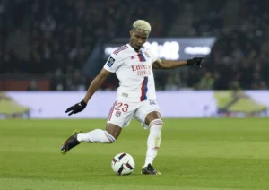 Oportunidade de mercado, versatilidade e experiência: o que o Vasco procura em Thiago Mendes