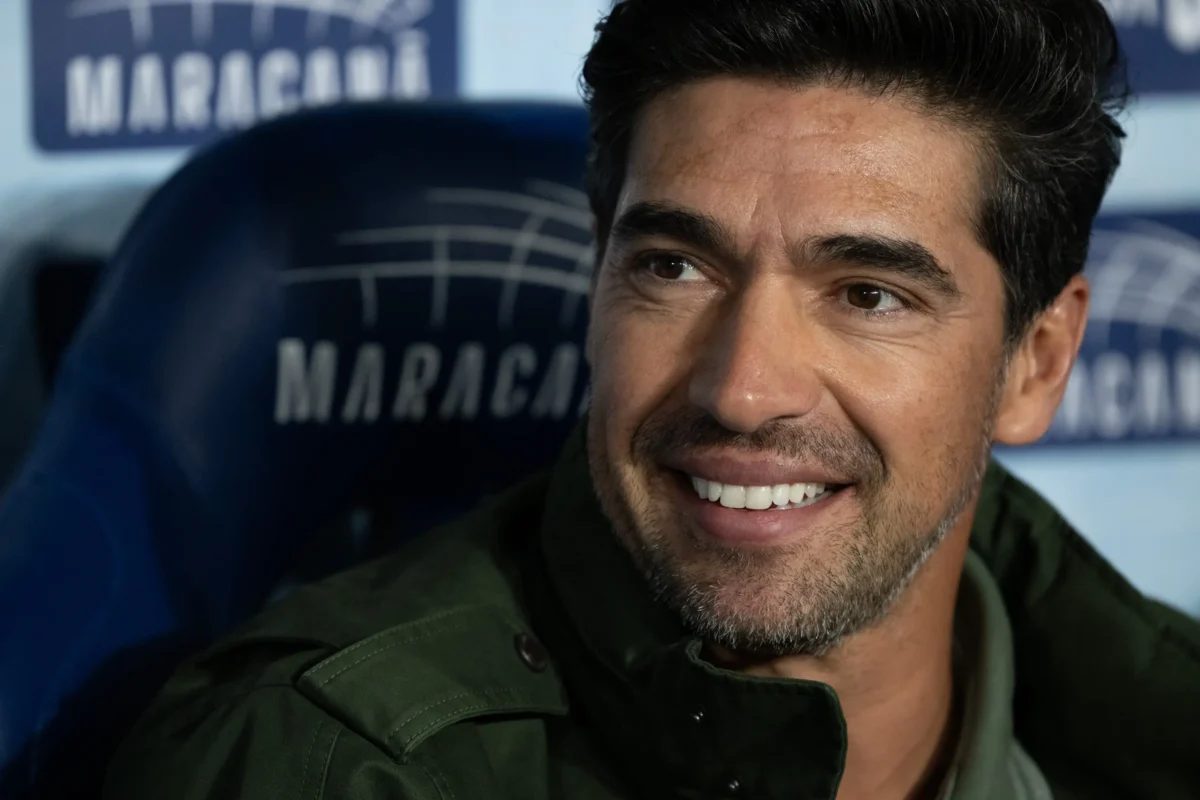 Palmeiras: Abel destaca fase de Vitor Roque e afirma não haver dúvidas sobre o time.
