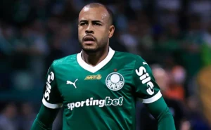 Palmeiras Toma Decisão sobre o Futuro do Lateral-Direito e Seu Substituto