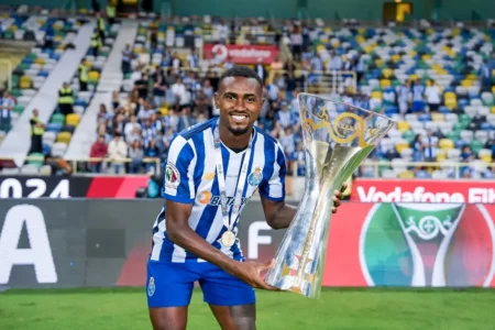 Paris FC, O Novo Rico da Primeira Divisão Francesa, Anuncia Brasileiro Otávio, Ex-Porto