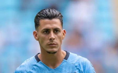 "Pavão Bate o Pé para Sair do Grêmio e Diretoria Decide Libera-lo em Caso de Boa Proposta"
