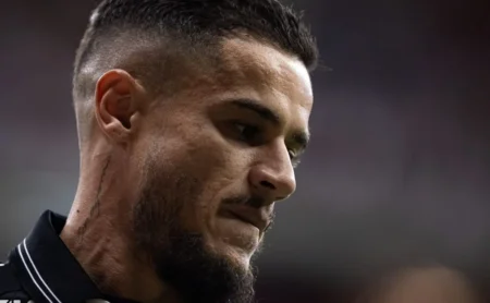 Philippe Coutinho pode voltar ao elenco titular do Vasco.