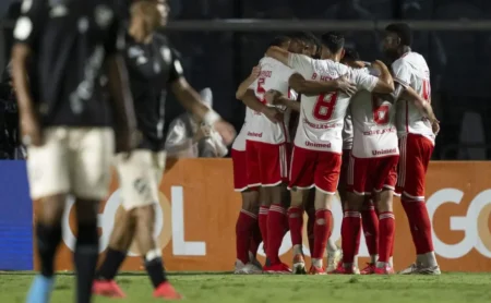 Previsão da Inteligência Artificial para o Jogo Internacional x Vasco no Brasileirão Betano