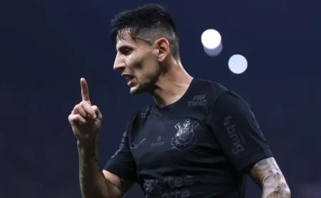 "Quatro Jogadores do Corinthians Podem Sair Sem Custos"