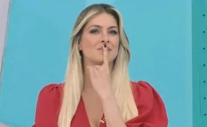 "Renata Fan Adverte Abel Ferreira sobre Problema no Palmeiras x Chelsea no Mundial de Clubes"