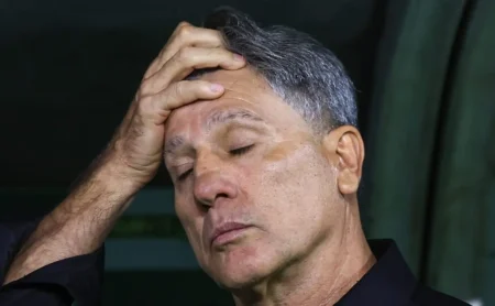 Renato Perde a Paciência Com o Fluminense antes de Confronto com o Flamengo