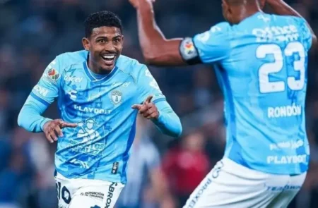 Renato planeja usar John Kennedy como 2º atacante e quer um centroavante adicional no Fluminense.