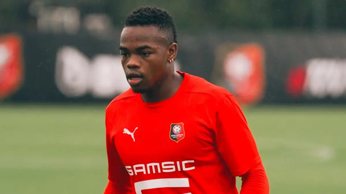 "Rennes é Duro em Negociação por Andrés Gómez, Vasco Tentativa de Redução de Valor"