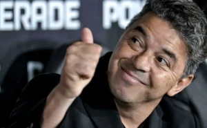 River Plate de Marcelo Gallardo quer aplicar um "chapéu" no Flamengo pela contratação do atacante Lucas Beltrán
