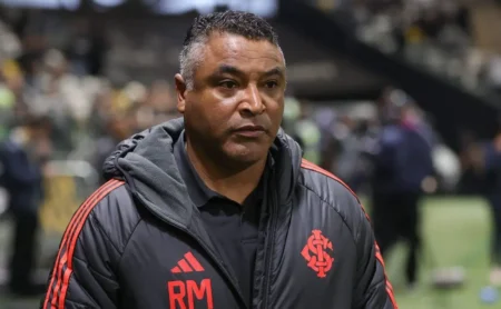 Roger Machado assume responsabilidade sobre derrota do Internacional no Beira Rio pela Copa Betano Brasil: “Existe um erro tático coletivo envolvido”