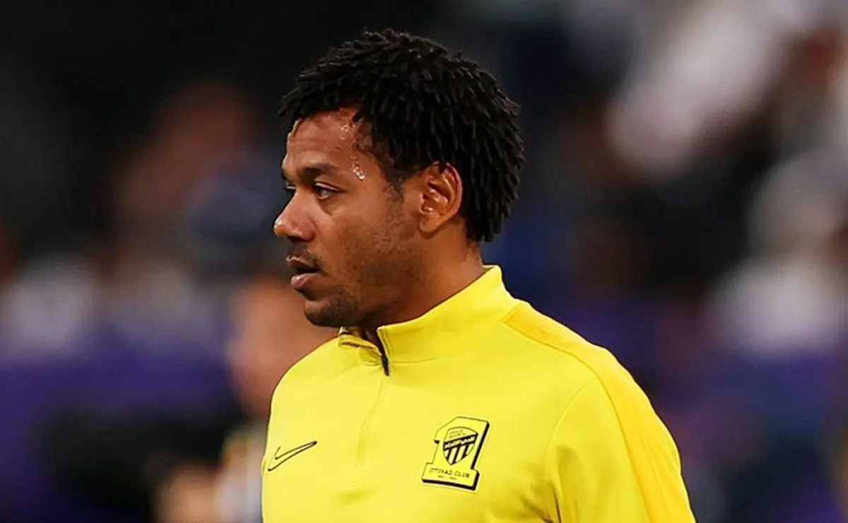 Romarinho, ex-jogador do Corinthians, assina com Vitória para jogar Série A do Brasileirão.
