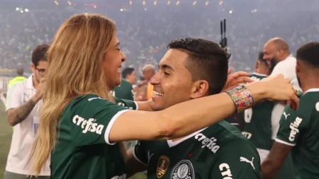 STJD concede efeito suspensivo parcial ao jogador Dudu do Atlético-MG, mas ele continua sem poder jogar