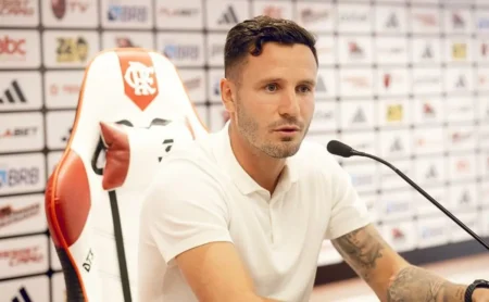 Saúl fala sobre escolha pelo Flamengo e adaptação ao futebol brasileiro