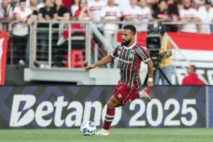 Samuel Xavier critica atitude do Fluminense após derrota.