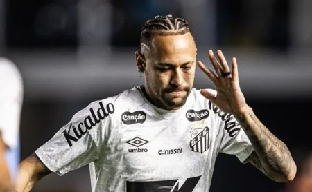 Santos enfrenta Sport em jogo decisivo fora de casa