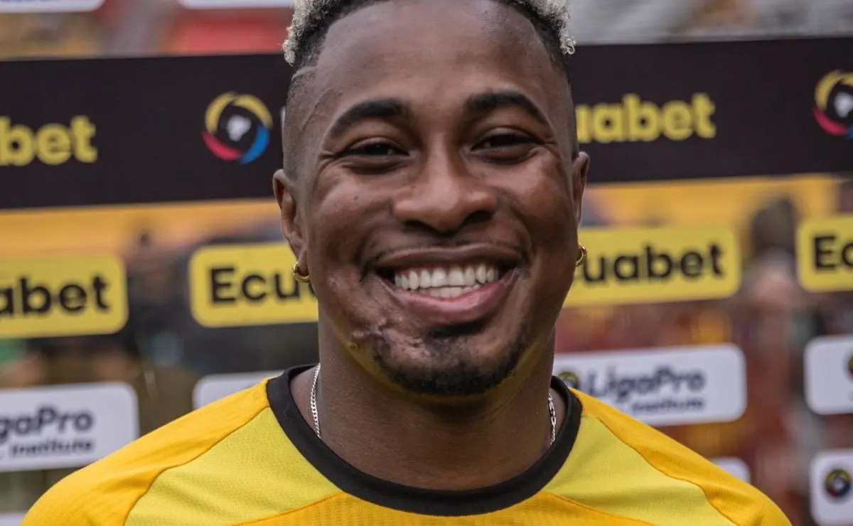 "Situação de Bryan Carabalí ainda tenta liberação para jogar no São Paulo"