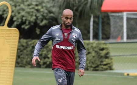 São Paulo divulga atualização sobre a situação médica de Oscar, Lucas Moura, Lucca e Enzo Díaz; Atacante é novo caso de lesão