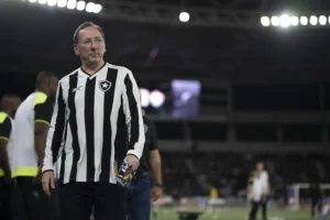 "Textor e Iconic: disputa pelo controle da Eagle, dona do SAF do Botafogo"