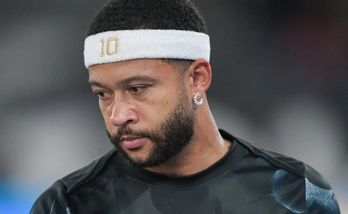 Torcida do Corinthians se Diverte sobre Memphis Depay após Goleiro de Empate contra o Botafogo