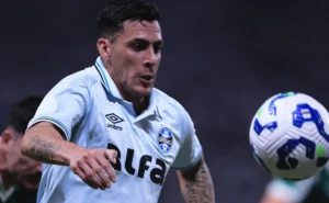 Torcida do Grêmio se Divulga em Divergência sobre Atuação de Cristian Pavón em Jogo Contra o Palmeiras