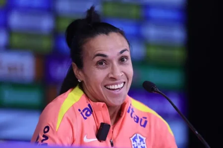 Vai o Mundo: Marta e os Planos da Camisa 10 com a Seleção.