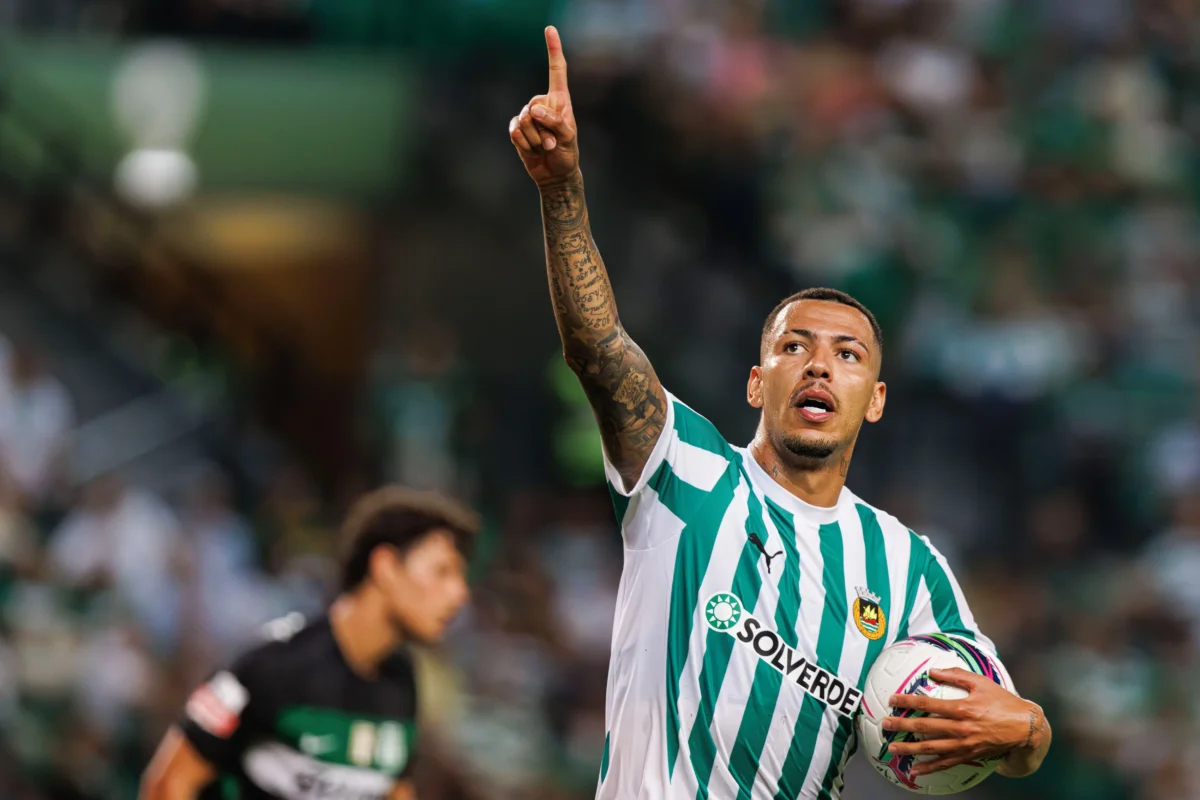 "Vasco solicita autorização para antecipar pagamentos de vendas com Clayton e Orellano"