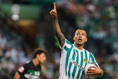 "Vasco solicita autorização para antecipar pagamentos de vendas com Clayton e Orellano"