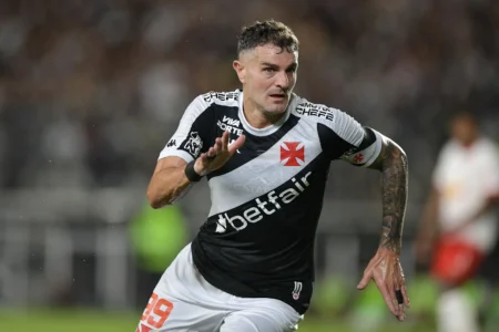 Vegetti Acusa Arbitragem de Roubo em Inter x Vasco.