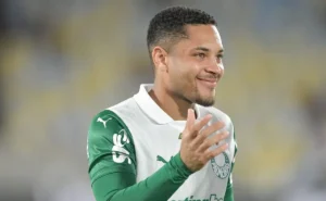Vitor Roque brilha em vitória do Palmeiras sobre o Grêmio no Campeonato Brasileiro