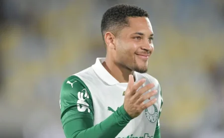 Vitor Roque brilha em vitória do Palmeiras sobre o Grêmio no Campeonato Brasileiro