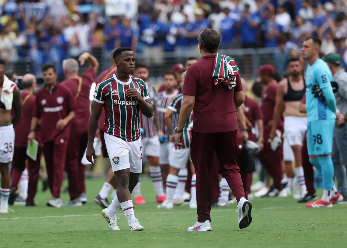 "Wolverhampton demonstra interesse em Arias, do Fluminense"