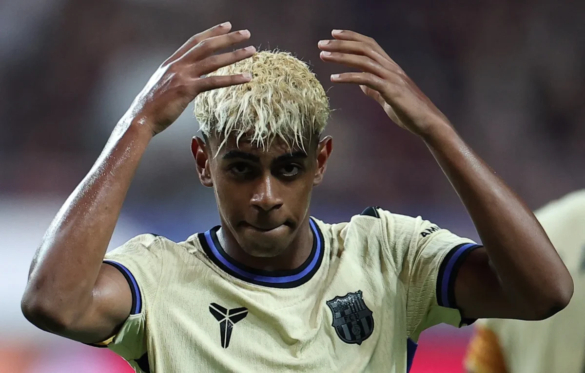 Yamal "se coroa" com o primeiro gol marcado vestindo a camisa 10 do Barcelona