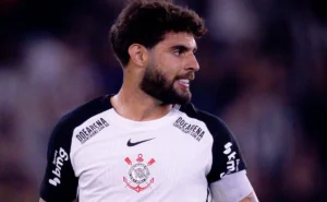 Yuri Alberto, Garro e Memphis Depay estarão juntos e Dorival Júnior comemora força máxima na partida Corinthians x Palmeiras.