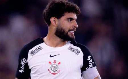 Yuri Alberto, Garro e Memphis Depay estarão juntos e Dorival Júnior comemora força máxima na partida Corinthians x Palmeiras.