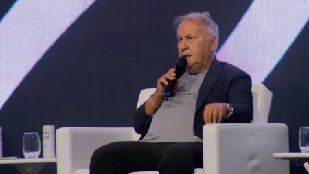Zico critica Flamengo por não ter domínio e reclama de erros do VAR na eliminação do Bayern.