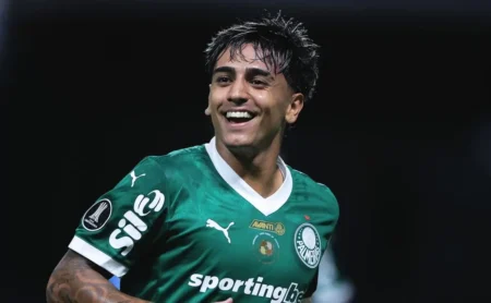 Zinho propõe mudança ousada no Palmeiras e sugere escalada de Facundo Torres em partida inusitada contra o Chelsea