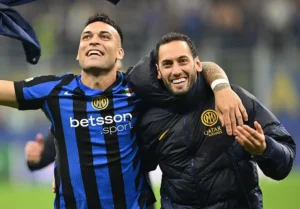 Çalhanoglu responde à polêmica em queda da Inter de Milão: "Nunca traí esta camisa"
