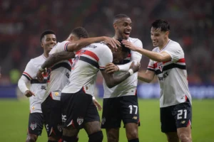 Análise: São Paulo é eficiente, sofre pouco e esquece a parte de baixo do Campeonato Brasileiro