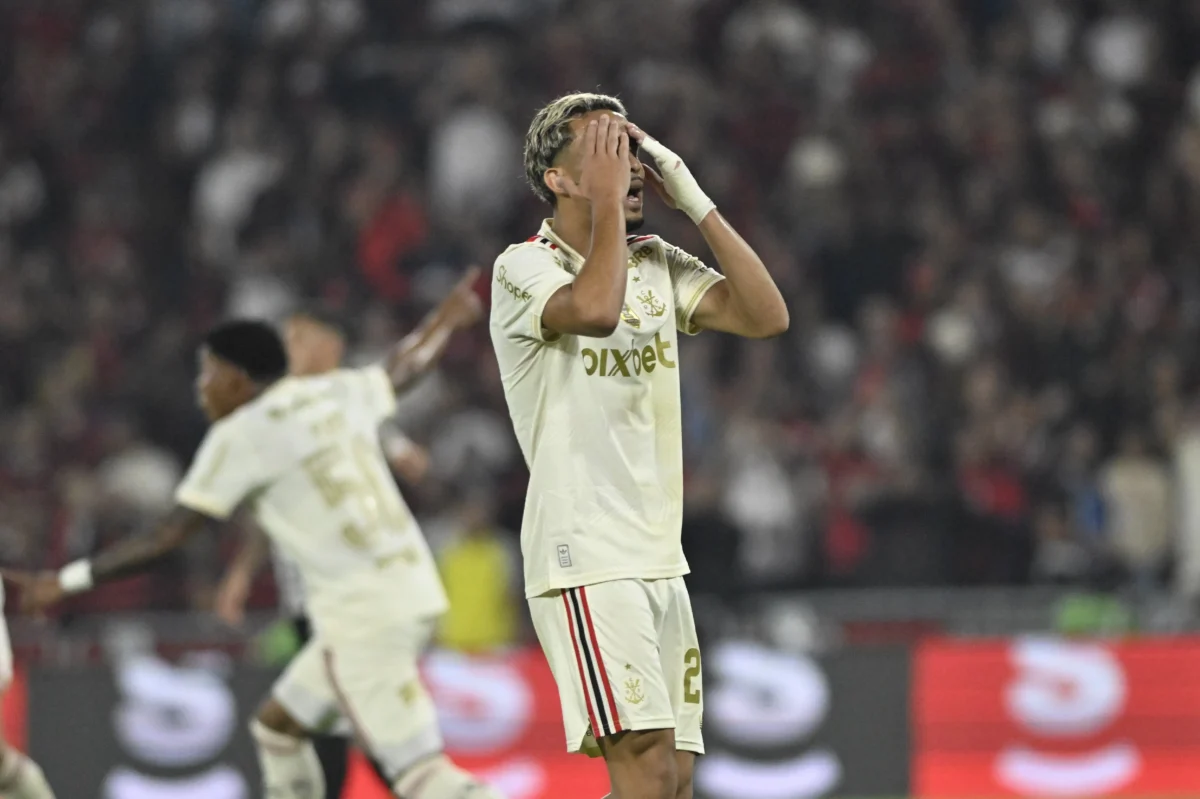 Análise: erros em campo e escolhas fora não deixam o Flamengo esquentar a Copa do Brasil