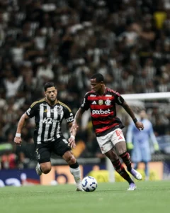 Após Atlético-MG x Flamengo, Hulk detalha troca de insultos com Wallace Yan: "Boquinha podre"