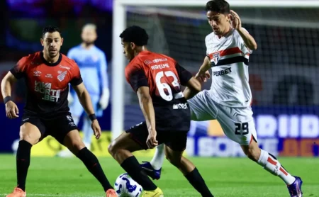 Athletico-PR e São Paulo se enfrentam pela Copa do Brasil em estágios diferentes da temporada