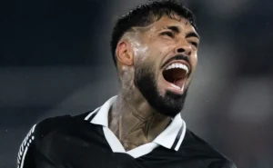 Barboza reage em redes após ser criticado em derrota do Botafogo