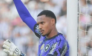 "Botafogo Recebe Notícia Importante: John, Goleiro, Não Jogará Partida da Volta da Copa do Brasil"