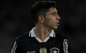 Botafogo surpreende ao informar venda de Savarino ao Lyon por R$ 48 milhões