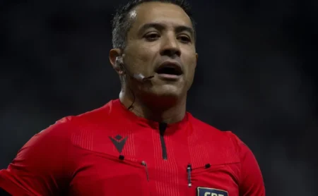 CBF define árbitro para Athletico-PR X São Paulo e Felipe Fernandes de Lima apita decisão