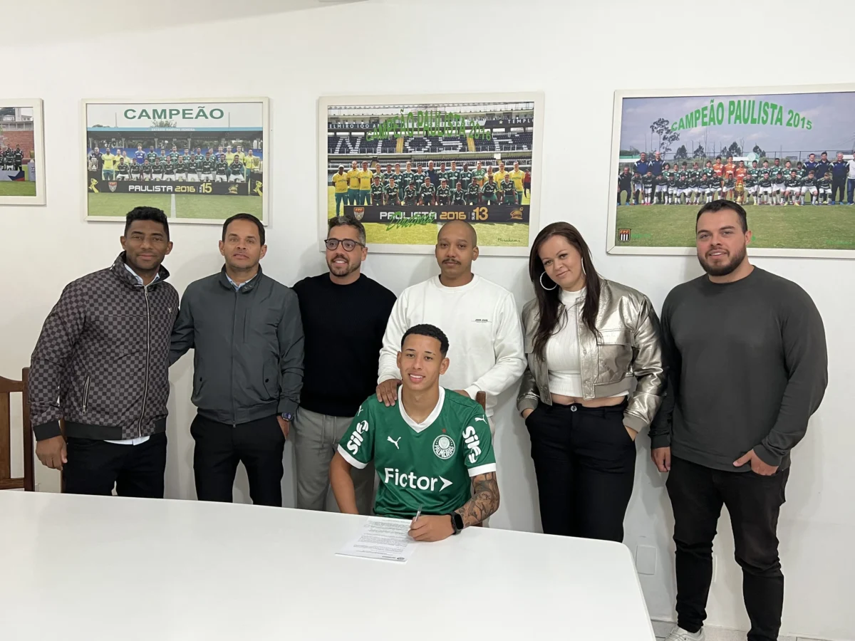 Caçula do Palmeiras na Copa do Brasil assina primeiro contrato e supera multas de Endrick e Estêvão