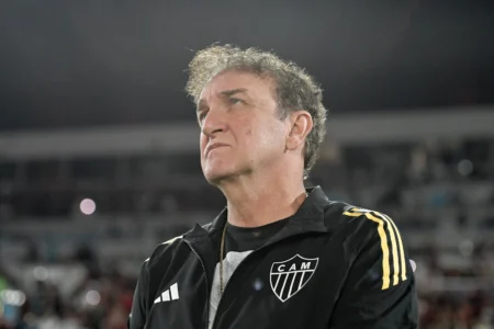 Com Calendário Cheio, Cuca Planeja Rodízio no Atlético-MG Contra o Bragantino