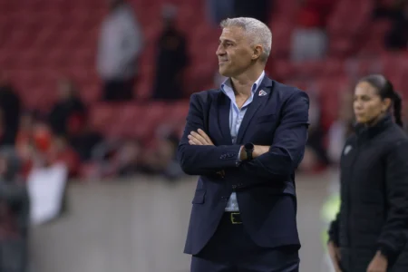 Crespo comemora vitória e reconhece desafio enfrentado
