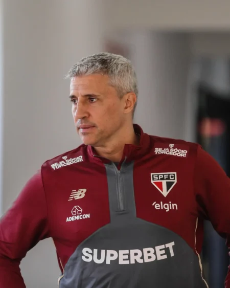 Crespo supera pontuação de Zubeldía com metade dos jogos pelo São Paulo.